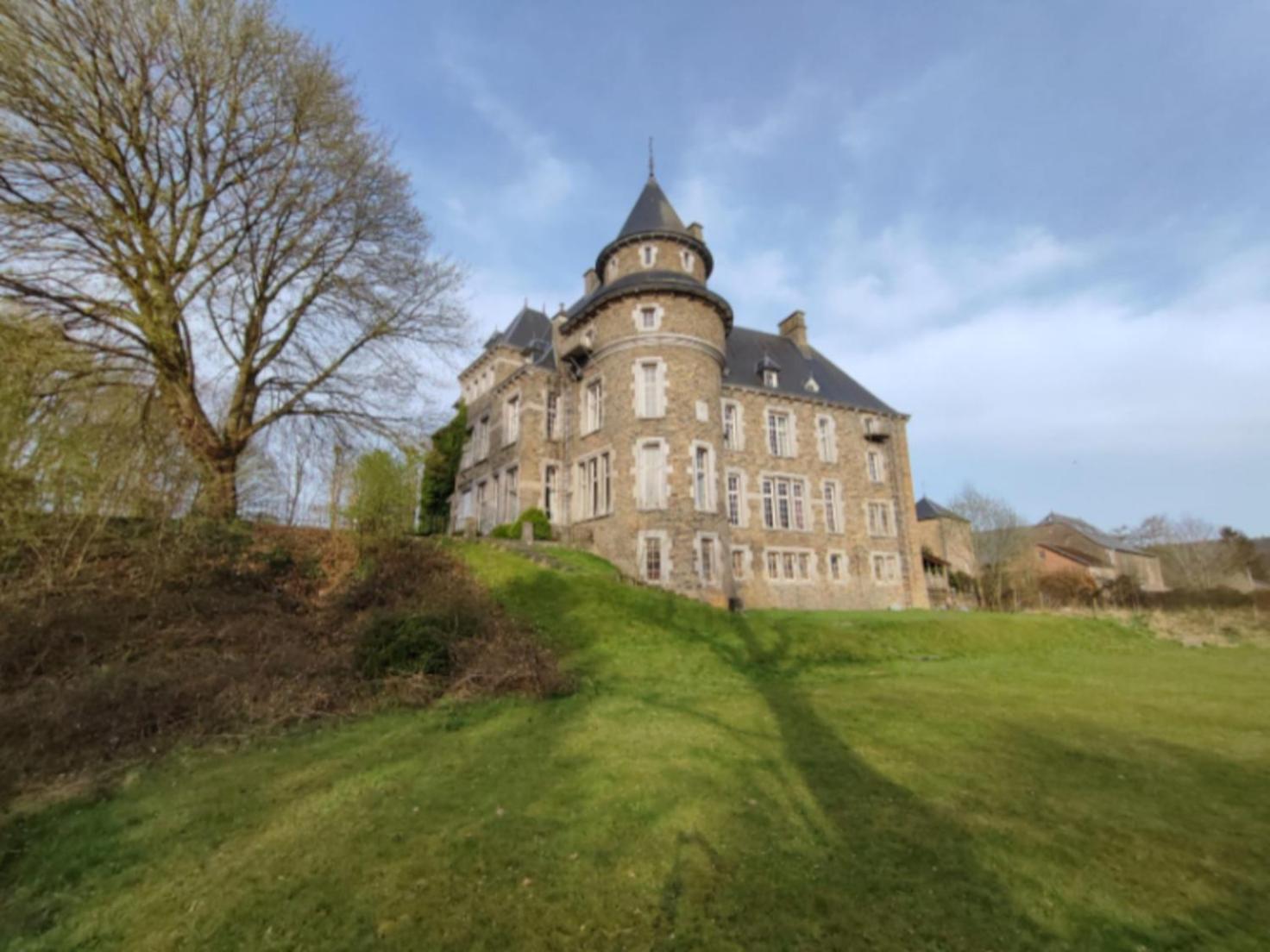 Willa Le Petit Chateau De Blier Érezée Zewnętrze zdjęcie